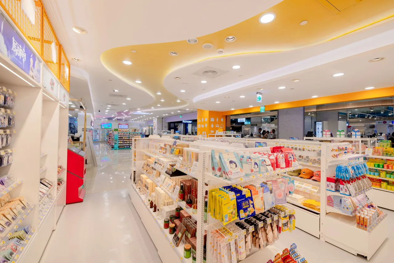 全台首间「LOFT SELECT」复合店开卖近2000项商品。7-ELEVEN提供