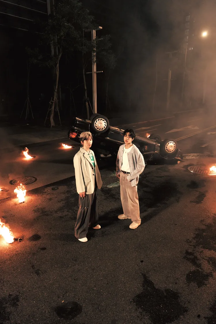 瑋瑋（左）與林佳辰在MV中戲份輕鬆。索尼音樂提供