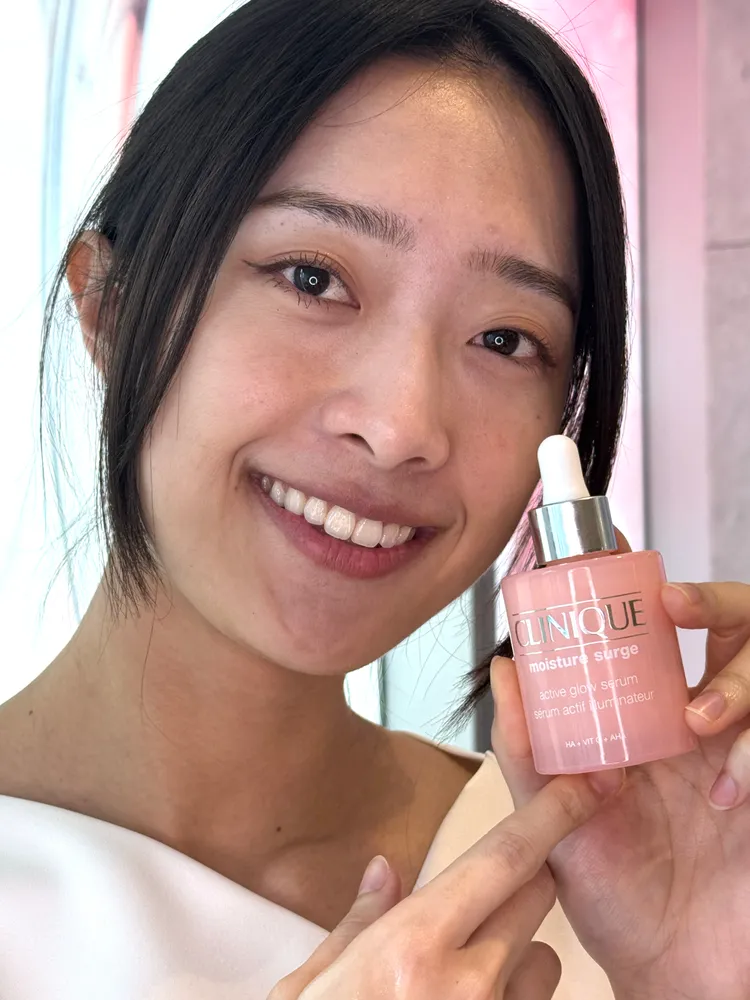 倩碧推出全新水磁場嫩亮保濕煥膚精華。張家玲攝