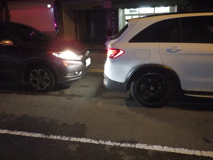 蔡男下車後還想與林女先生私了，原來是酒駕上路。翻攝照片