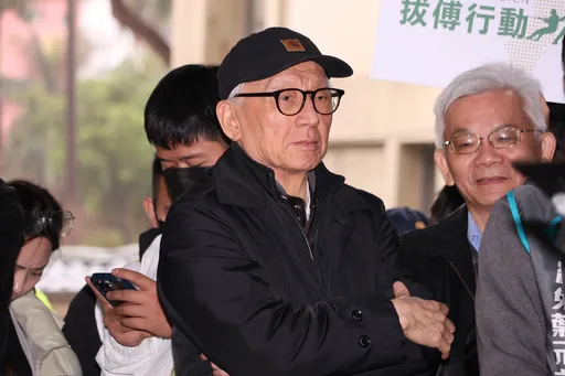 曹興誠催票罷免徐巧芯「喊這句」 名嘴:不愧是金牌臥底