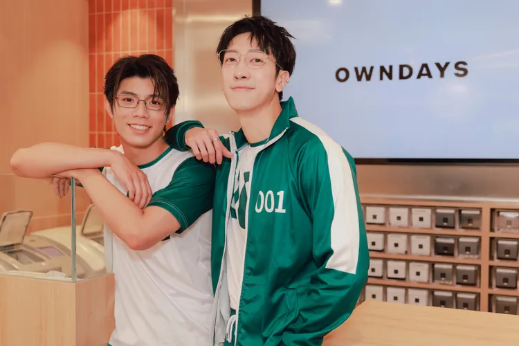 陳峻廷（左）和張哲偉戴起眼鏡帥氣有型。品牌提供
