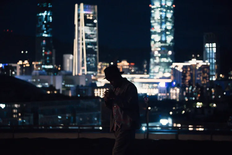 張震嶽親自為MV腳本提供靈感。本色音樂提供