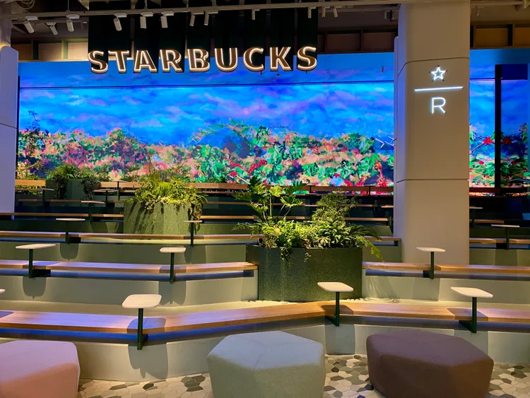 「星巴克典藏DREAM PLAZA台北」作為台灣首間旗艦店，也將開創星巴克全新店型。莊偉祺攝