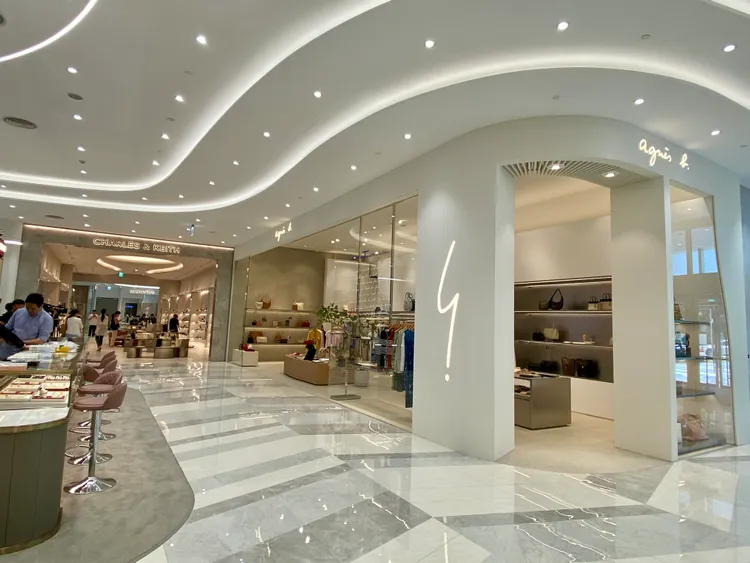 1樓精品樓層不少從前信義誠品進駐品牌仍可看見，包含agnès b、Y-3等。莊偉祺攝