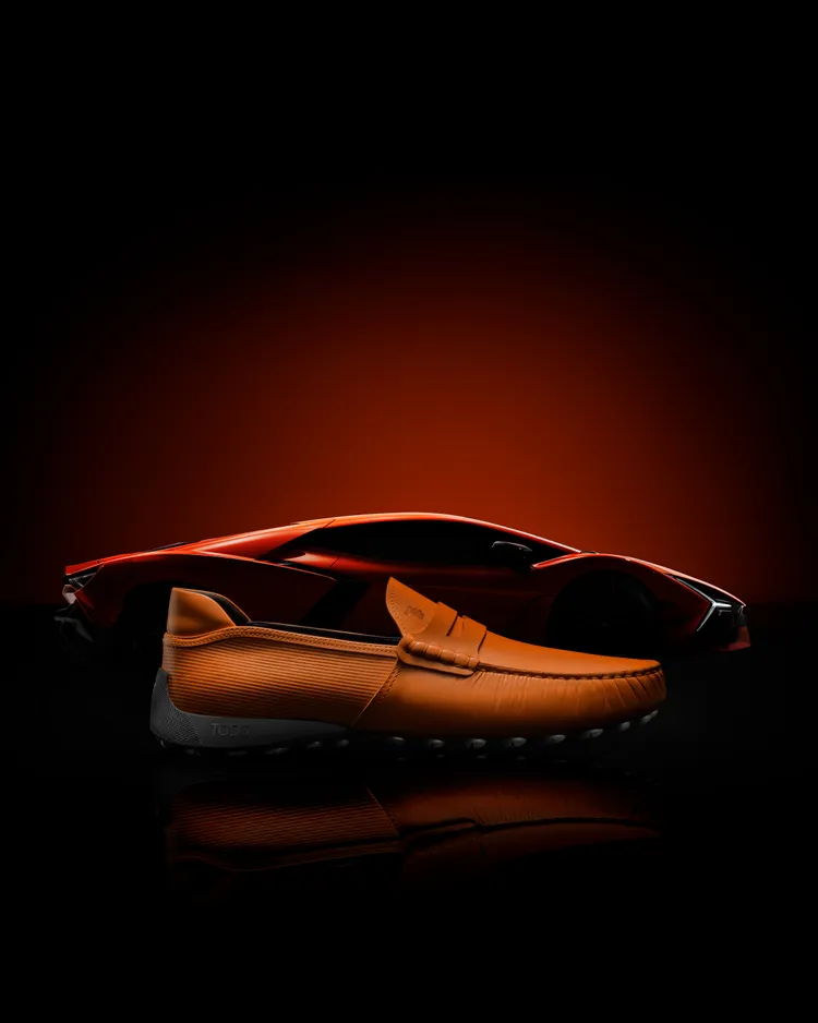 樂福鞋設計靈感直接汲取自藍寶堅尼超跑的塗裝美學。品牌提供