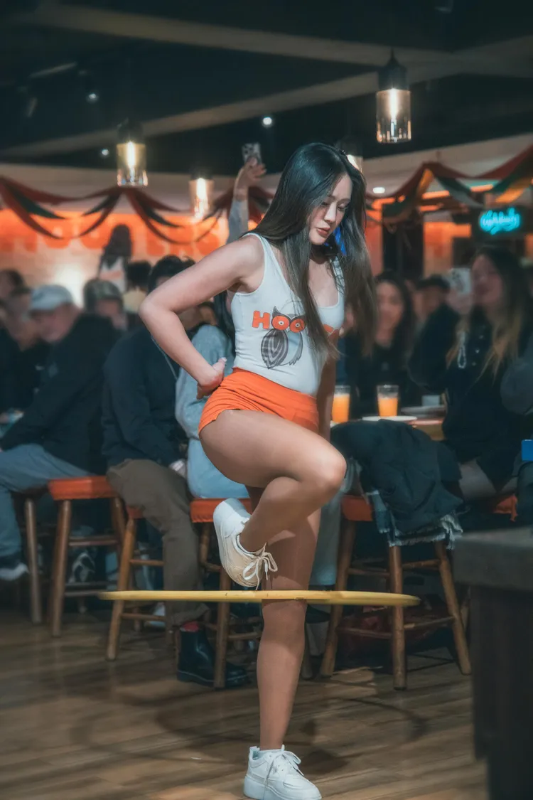 Hooters Girls不僅服務滿分，表演和運動細胞也活力滿點。業者提供