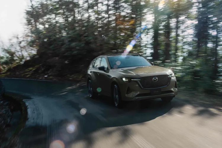 CX-60搭配經重新精進的 8 速手自排變速箱，動力銜接更為綿密順暢。業者提供