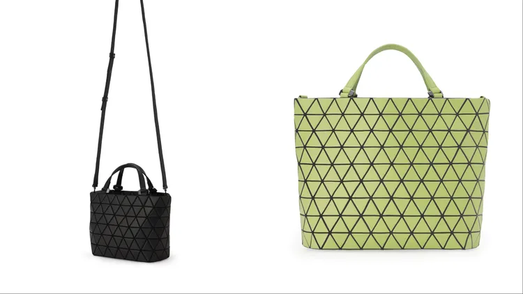 BAO BAO ISSEY MIYAKE CRYSTAL MATTE S手提包（左）4萬2200元、CRYSTAL MATTE大水桶包（右）5萬600元。品牌提供