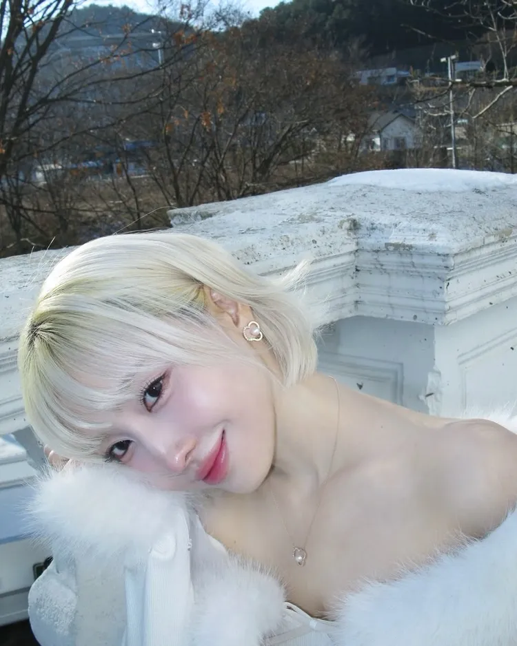 Momo過去曾配戴TASAKI chants系列作品。翻攝IG