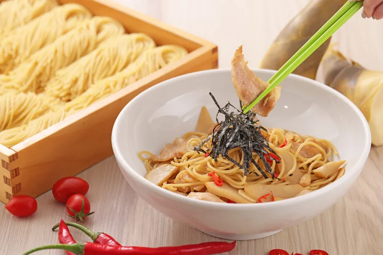 和風綠竹筍松阪豬義大利麵。業者提供