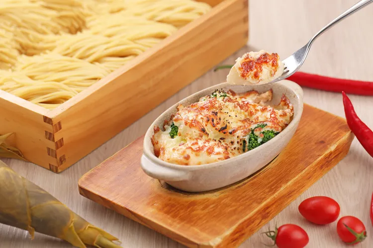 BEPPIN-奶油焗烤綠竹筍佐明太子。業者提供