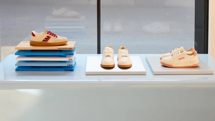 台灣旗艦店推出3款台灣限定色。品牌提供