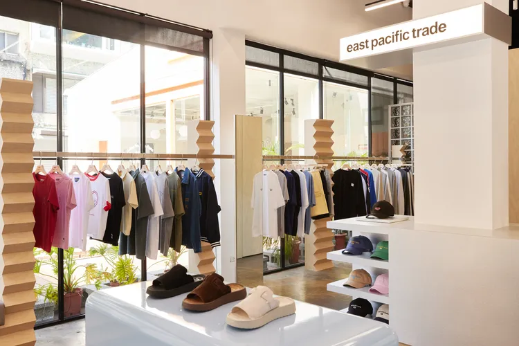 店內帶來齊全的服飾、鞋款。品牌提供