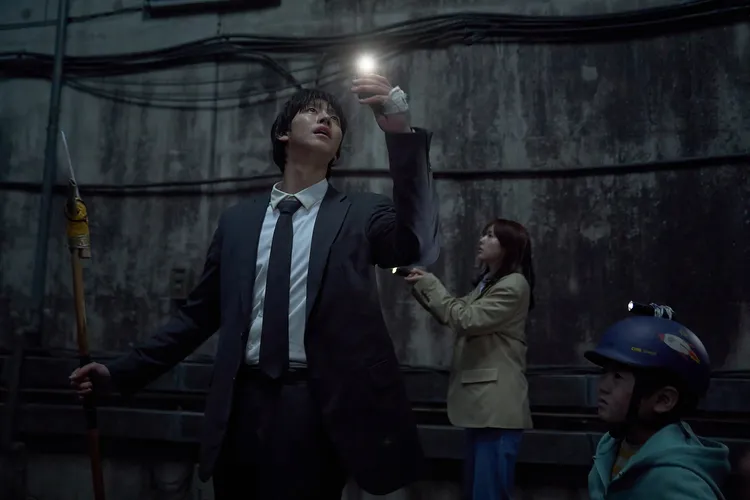 安孝燮（左起）、蔡秀彬、權恩成等演出的《全知讀者視角》，上映後獲得來自台灣、南韓各界名人力讚。采昌提供