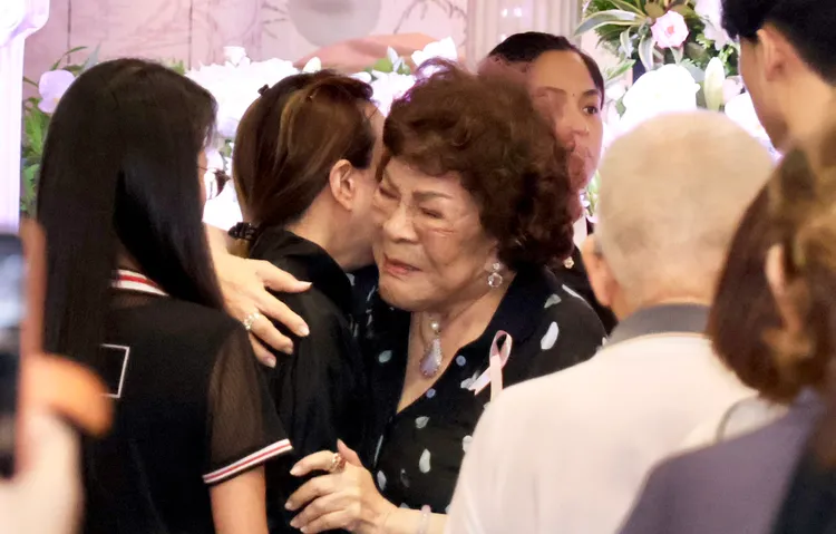 周遊現身前夫告別式。莊宗達攝