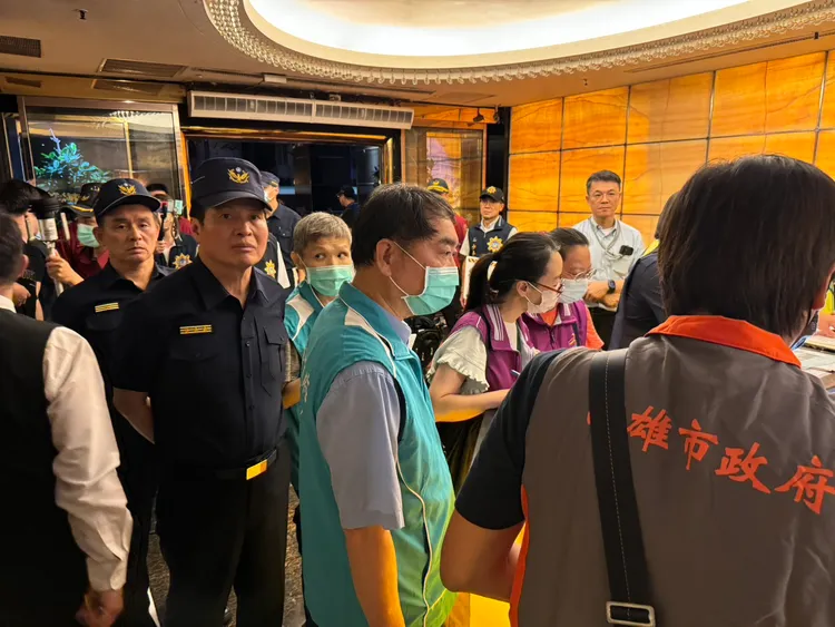 高雄市6/30晚間執行青春專案，警察局長林炎田親自到場。翻攝畫面