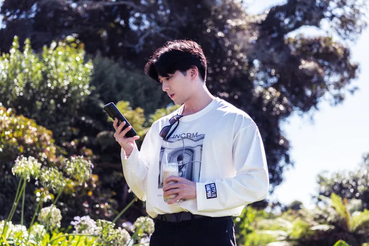 新田真劍佑熱愛珍奶。出去一下提供