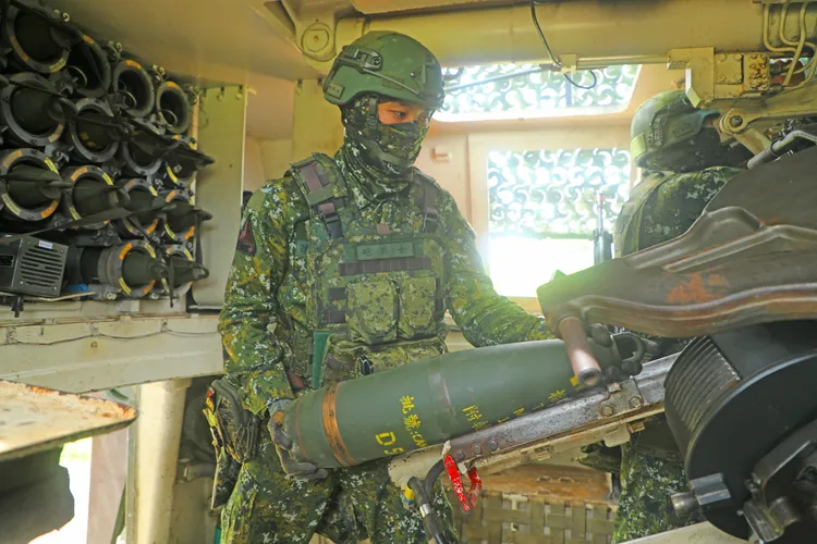 裝填彈藥。第三作戰區提供