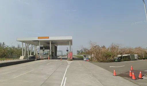 高雄南星自由贸易区传意外 管制站旁施工触电1水电人员送医