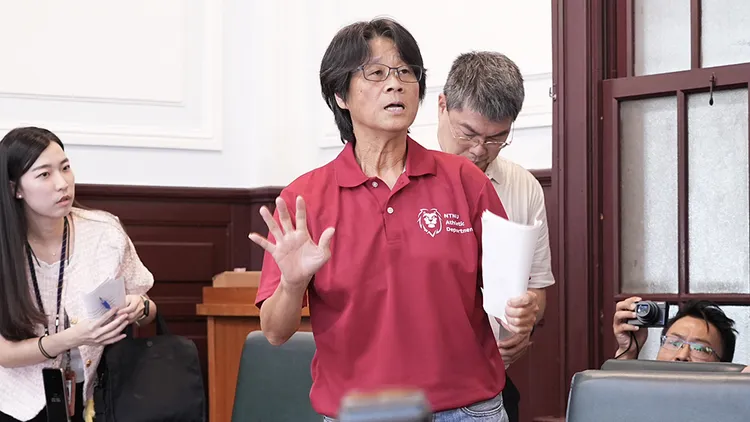 周台英19日針對「台師大抽血換學分」現身道歉。彭欣偉攝