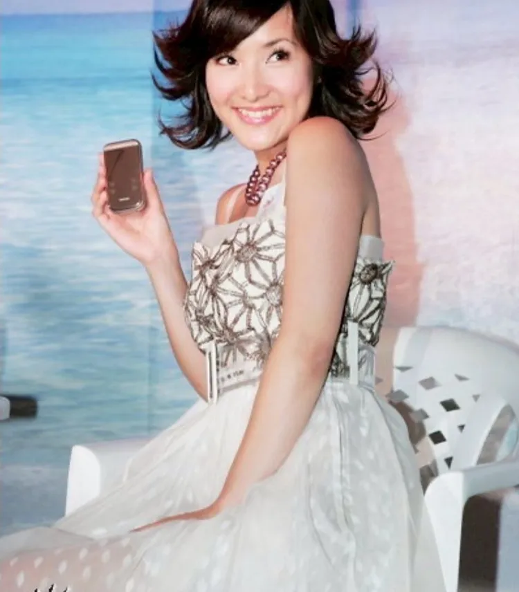 希良梨早年出席手機活動的模樣。翻攝希良梨IG