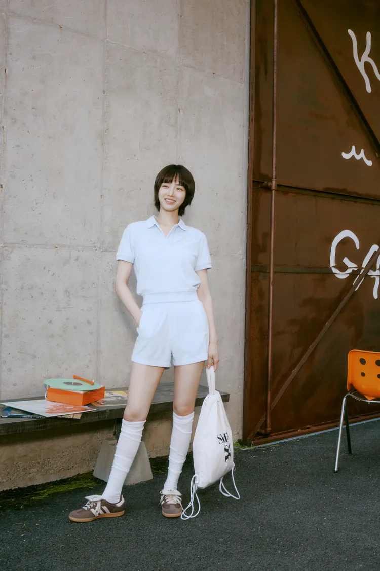 朴圭瑛拍攝SATUR 2025春夏形象照。品牌提供