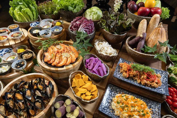 選擇於三燔北投用餐的食客，除了可以品嚐到檸檬鍋，還能享用深受消費者喜愛的「和風鮮食吧」，豐富前菜選項。台北晶華提供