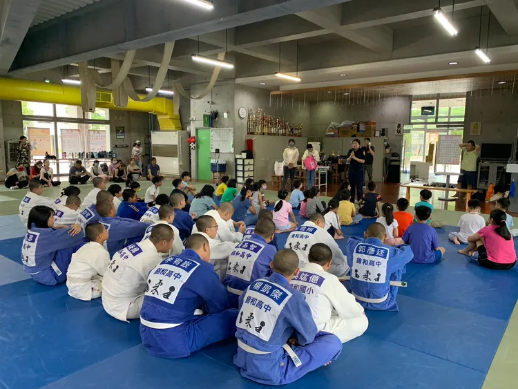 孩子夏令營中學習如何保護自己，進而保護他人與社會。翻攝畫面