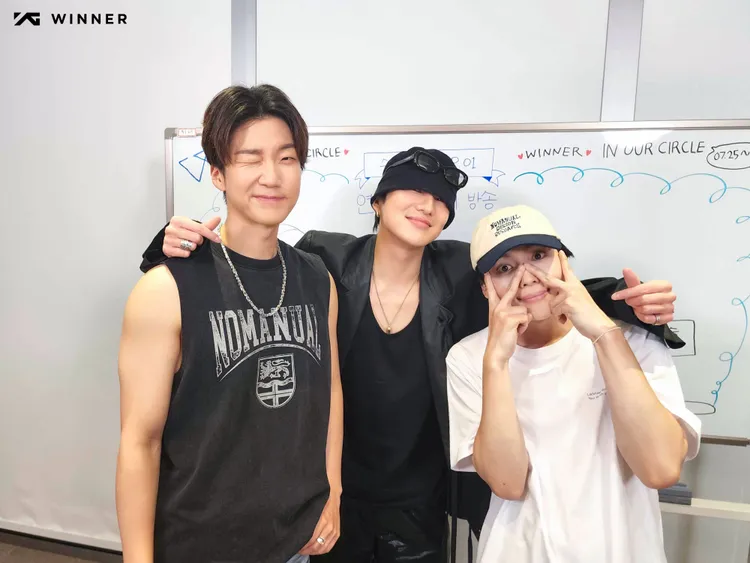 WINNER的復出演唱會由李昇勳（左起）、姜昇潤、金秦禹演出。翻攝WINNER X