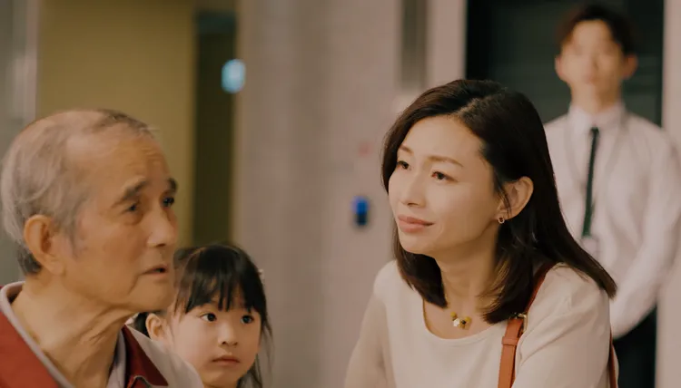 社會各界都應該多多關懷長者。國泰證券提供