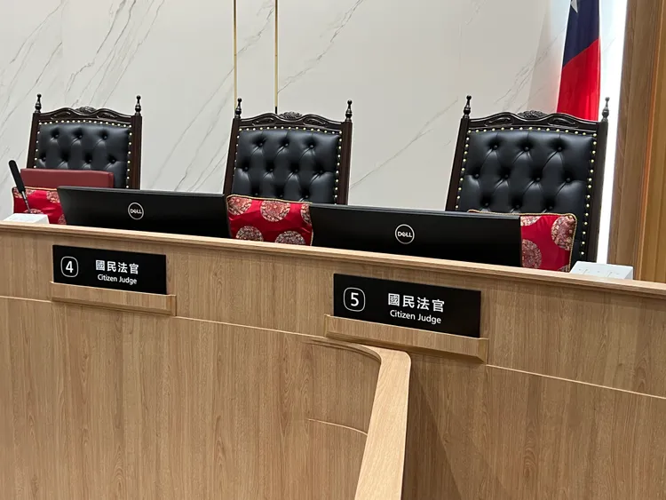 涉虐死剛出生兒子的莊姓夫妻，原本應由國民法庭審理，卻先後向法院聲請改依通常程序審理。資料照片