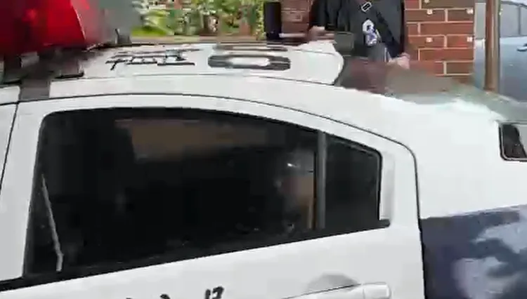 萬華分局今天陸續將涉案人帶到案。翻攝畫面