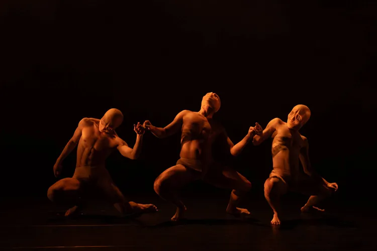 身體處方《㒩》演出劇照。文化部提供