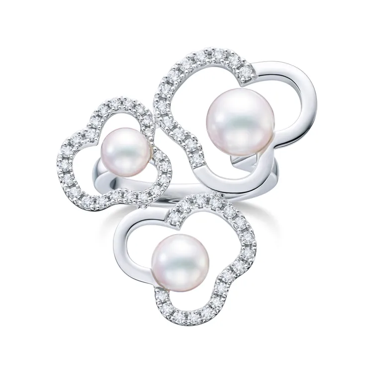 TASAKI chants 18K白金鑲鑽&阿古屋珍珠戒指，37萬5000元。品牌提供