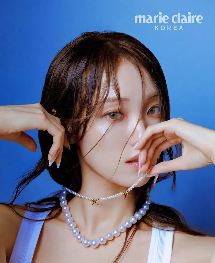 李聖經拍攝雜誌時尚大片時，演繹TASAKI珠寶。翻攝李聖經IG