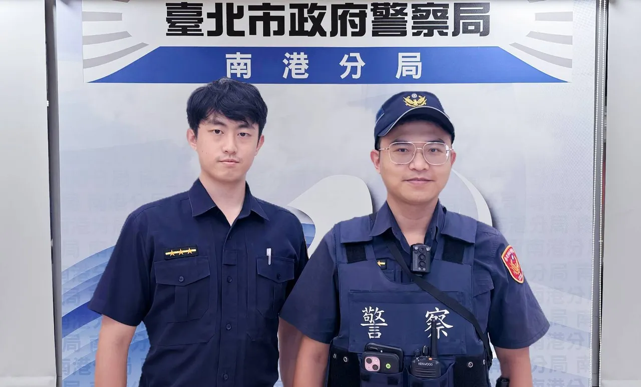 玉成派出所處理警員黃啟安(左)、楊智凱(右)。翻攝畫面