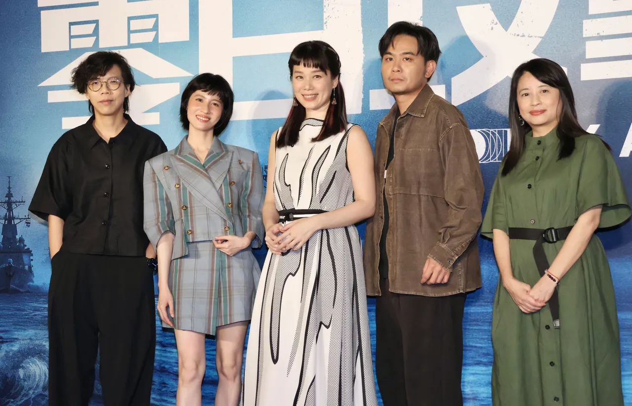 主演群出席记者会。庄宗达摄影