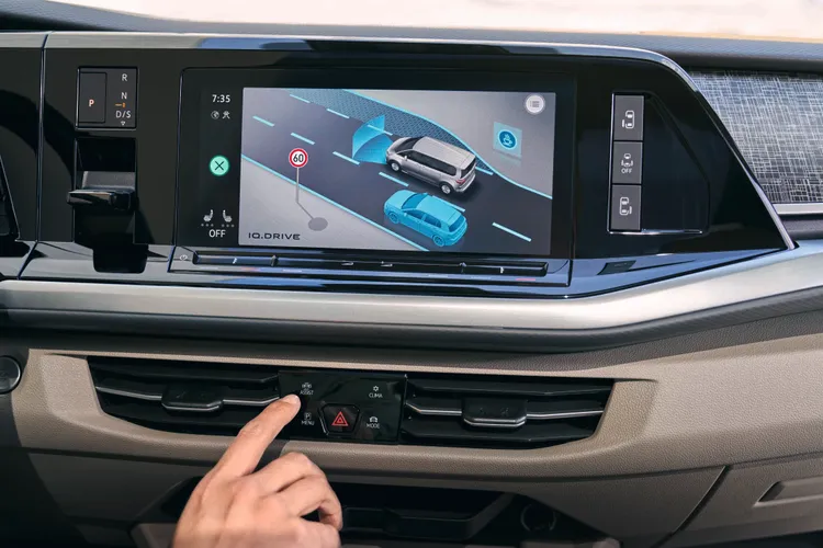 Multivan TDI全車系標配福斯家族最先進的「IQ.DRIVE智能駕駛輔助系統」。原廠照片