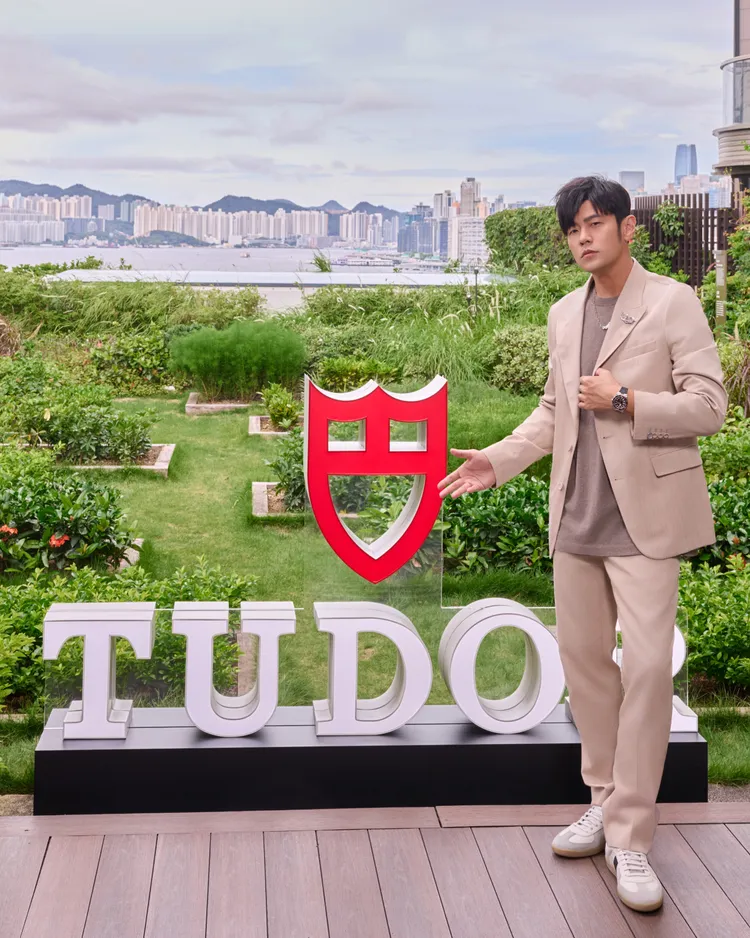 周杰倫日前在香港出席帝舵表（Tudor）「再次極速馳騁」期間限定店開幕。品牌提供