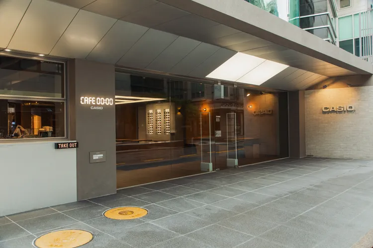 CASIO首家結合咖啡廳與腕錶零售的全新旗艦店「CASIO STORE DOSAN」於韓國首爾狎鷗亭開業。品牌提供