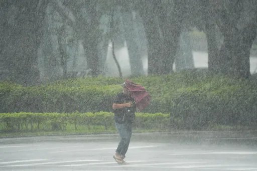 全台豪大雨!颱風環流+西南氣流強襲「今晚雨更劇烈」