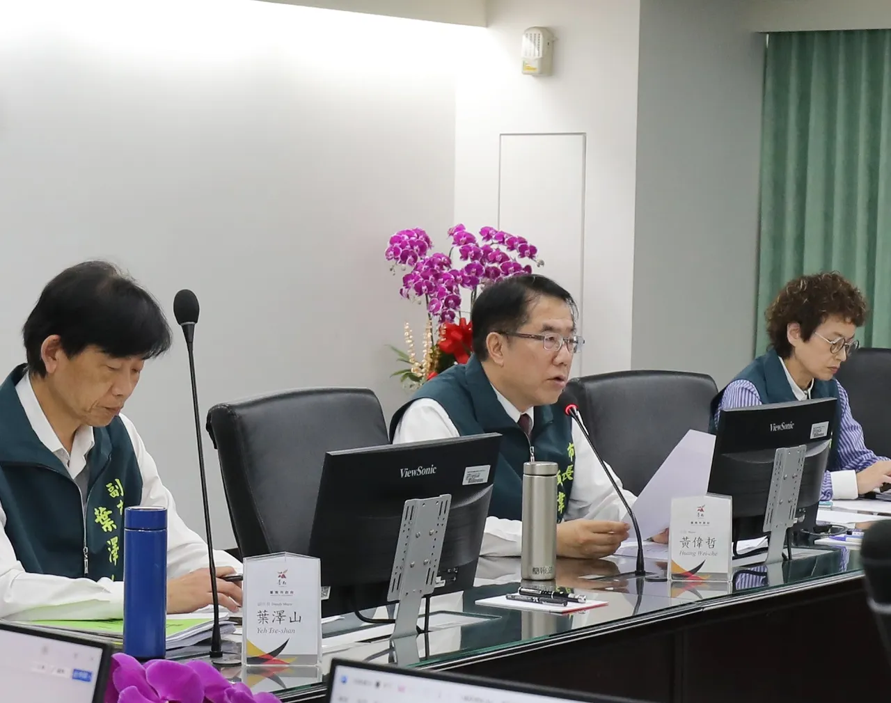 黄伟哲表示将持续中央争取经费,投入南市灾后重建。南市府提供