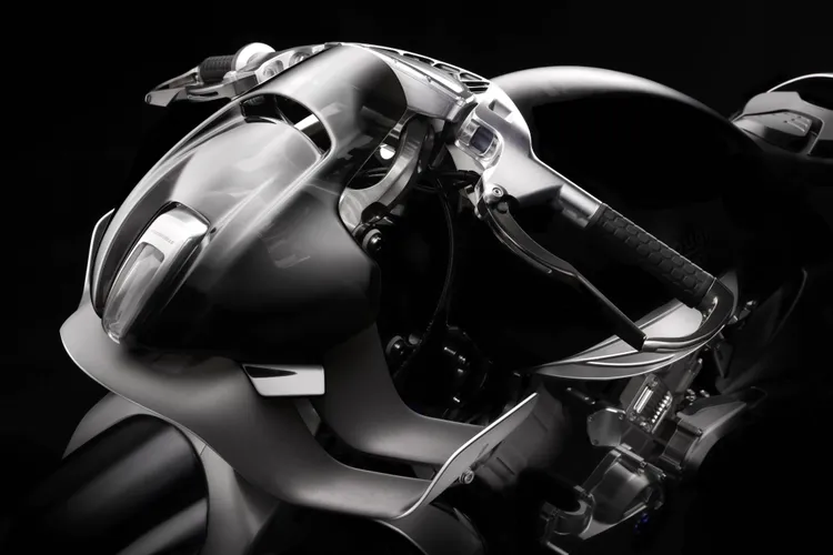 RMB01競速摩托限量150台。品牌提供