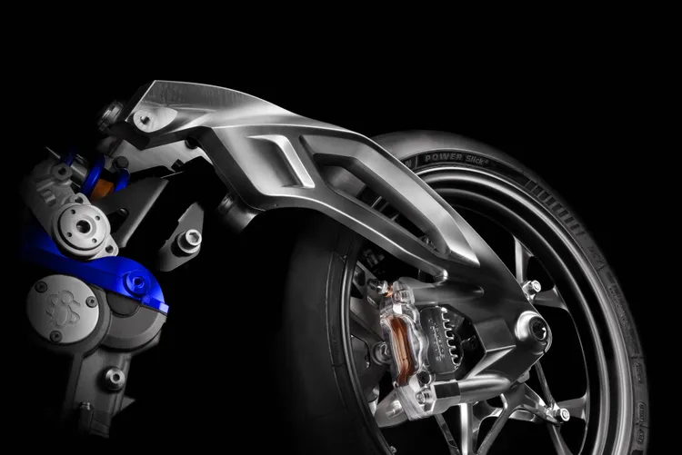 RMB01競速摩托限量150台。品牌提供