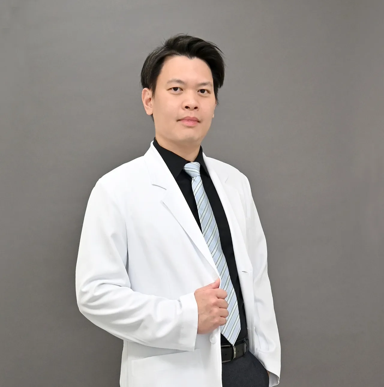 亚东医院家医科-古君扬医师表示,人体若摄入过多微塑胶、重金属与污染物等有害物质,长时间可能会对身体造成一些潜在风险。