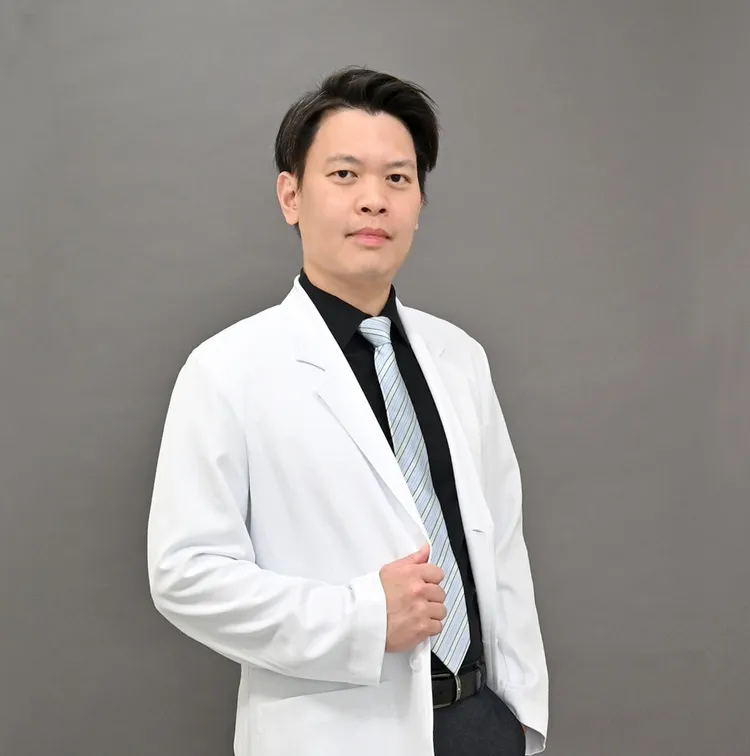 亞東醫院家醫科-古君揚醫師表示，人體若攝入過多微塑膠、重金屬與污染物等有害物質，長時間可能會對身體造成一些潛在風險。