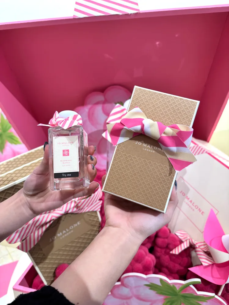 系列擁有冰淇淋甜筒餅乾圖樣的盒裝。張家玲攝