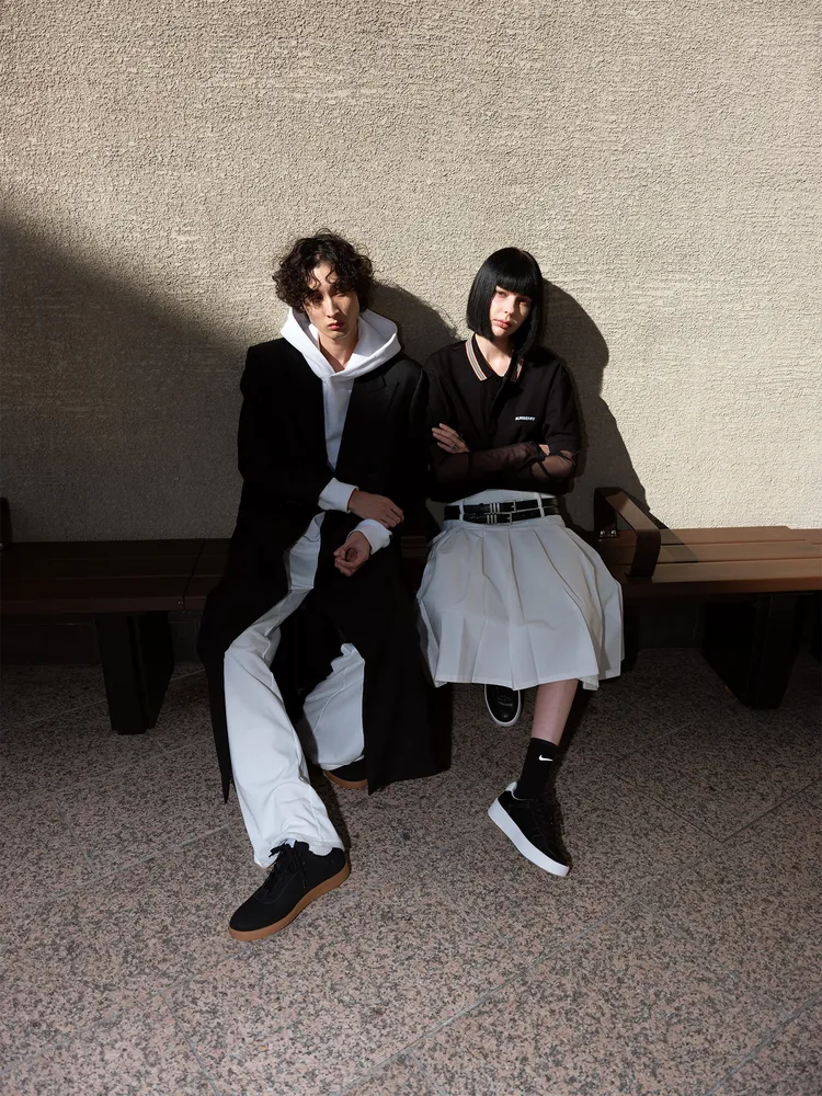 PROJEXT小黑鞋同樣百搭。品牌提供