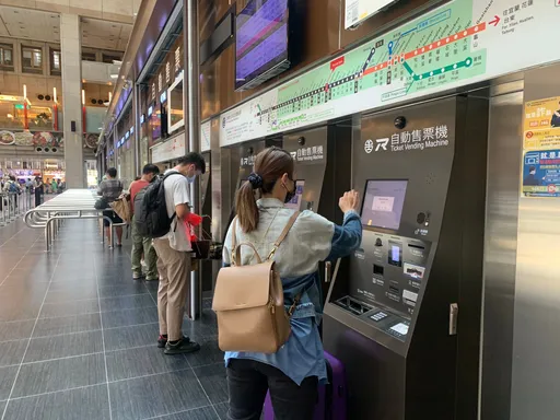 返鄉投票人潮來了!台鐵今車票狂賣70% 雙鐵皆加開列車